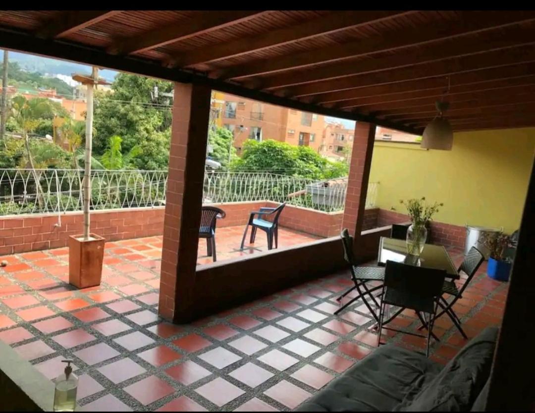 Alcobas Con Desayuno Incluido Bano Compartido Apartment Medellin Exterior photo